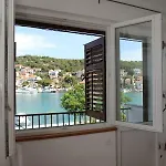 Seaside Tisno