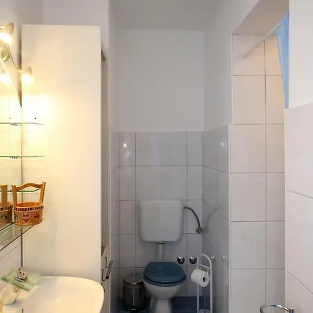Seaside Apartment Tisno