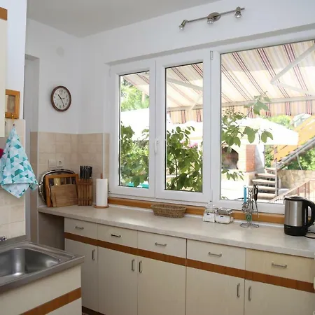 Seaside Apartman *