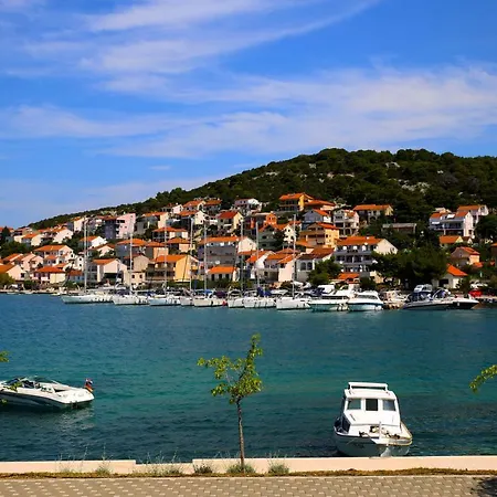 Seaside Tisno