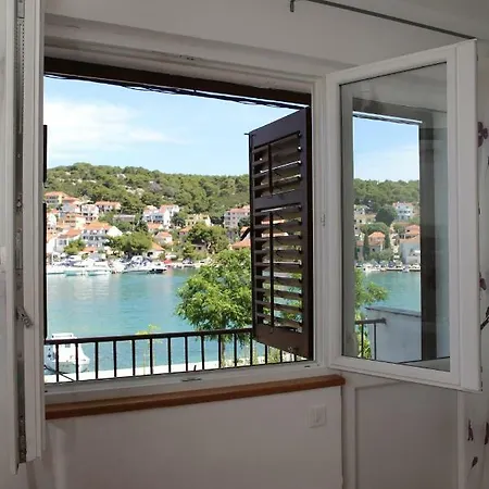 Seaside Tisno